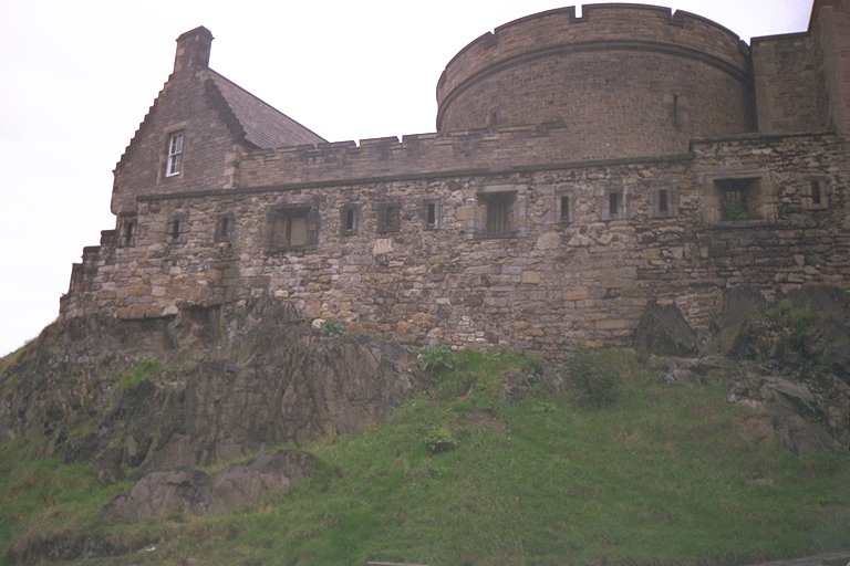 [ Outside view, Edinburgh Castle ]